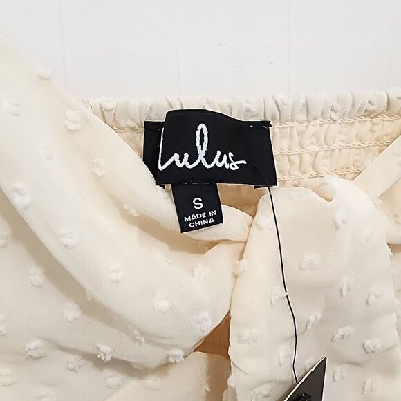 NWT Lulu’s Be a Dear Cream Swiss Dot Skater Flutter Sleeve Dress Size Small - Picture 10 of 11